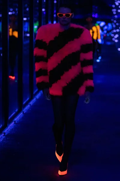 Look 96